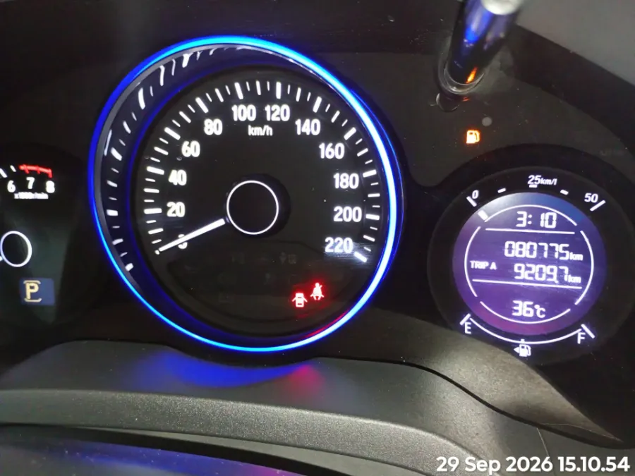 Foto Mobil Bekas Odometer Honda HR-V 1.5 E tahun 2018