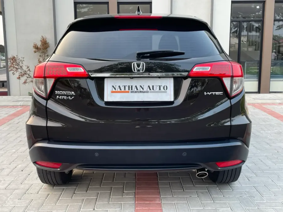 Foto Mobil Bekas Tampak Belakang Honda HR-V 1.5 E tahun 2018
