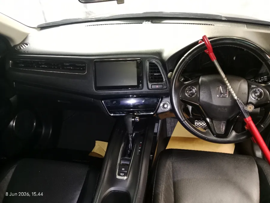 Foto Mobil Bekas Dashboard Honda HR-V 1.5 E tahun 2019
