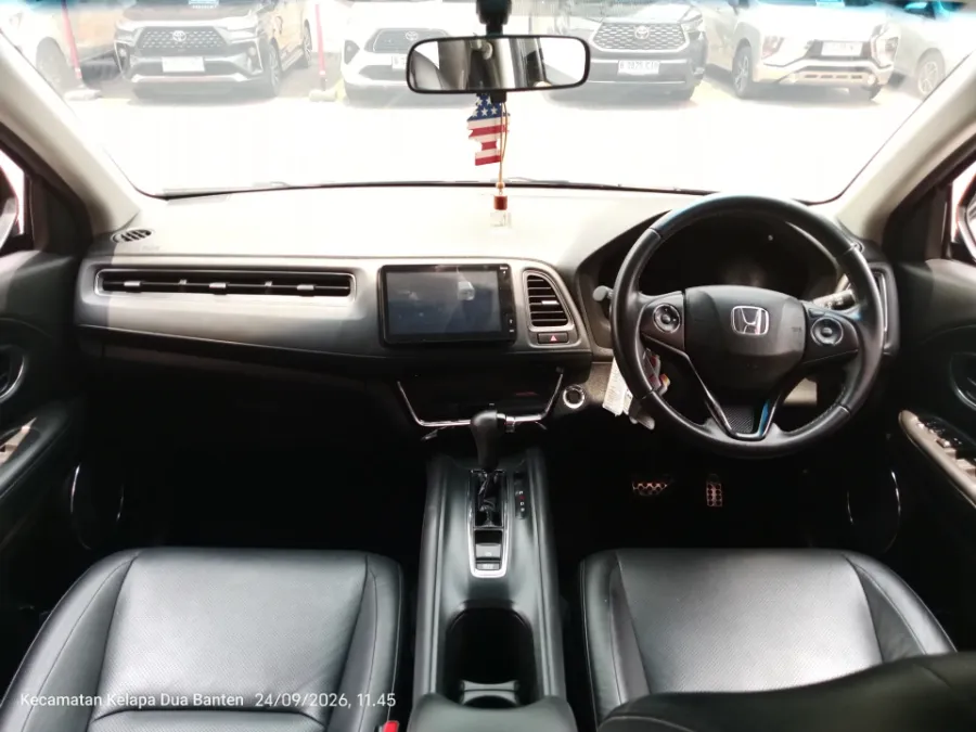 Foto Mobil Bekas Dashboard Honda HR-V 1.5 E tahun 2019