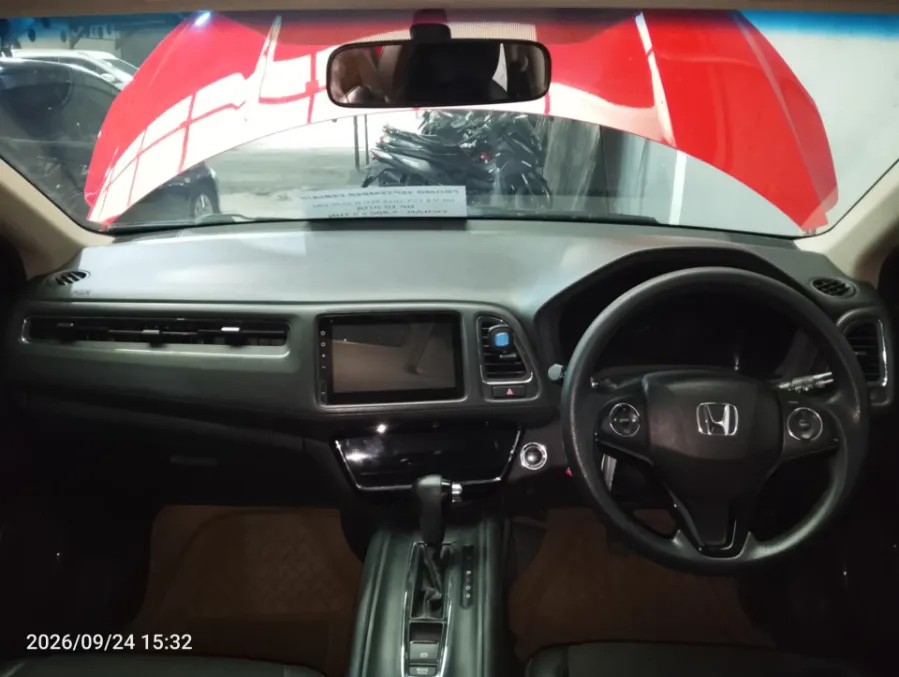 Foto Mobil Bekas Dashboard Honda HR-V 1.5 E tahun 2019
