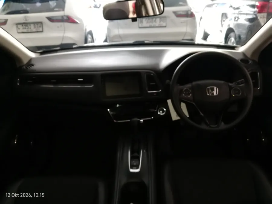 Foto Mobil Bekas Dashboard Honda HR-V 1.5 E tahun 2019