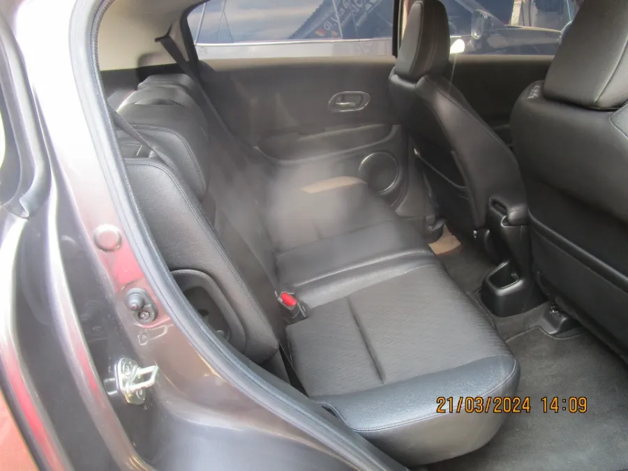 Foto Mobil Bekas Kabin Belakang Honda HR-V 1.5 E tahun 2019