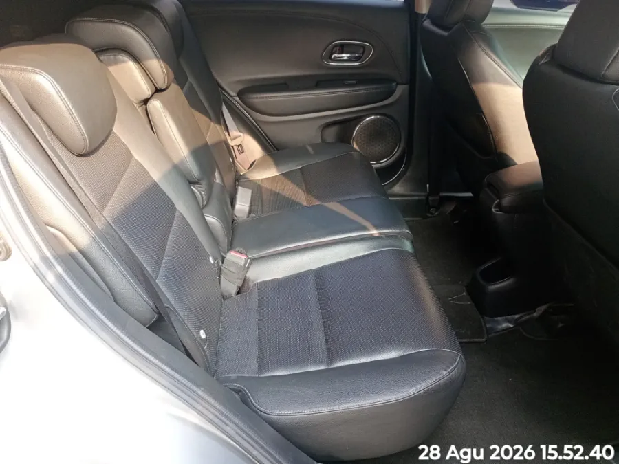Foto Mobil Bekas Kabin Belakang Honda HR-V 1.5 SE tahun 2019