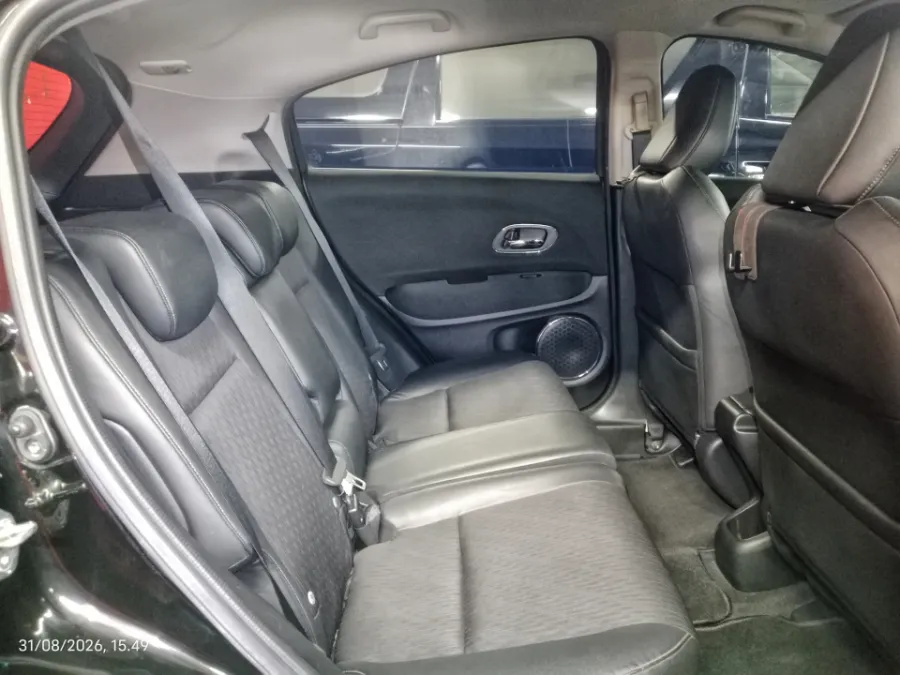 Foto Mobil Bekas Kabin Belakang Honda HR-V 1.5 E tahun 2019