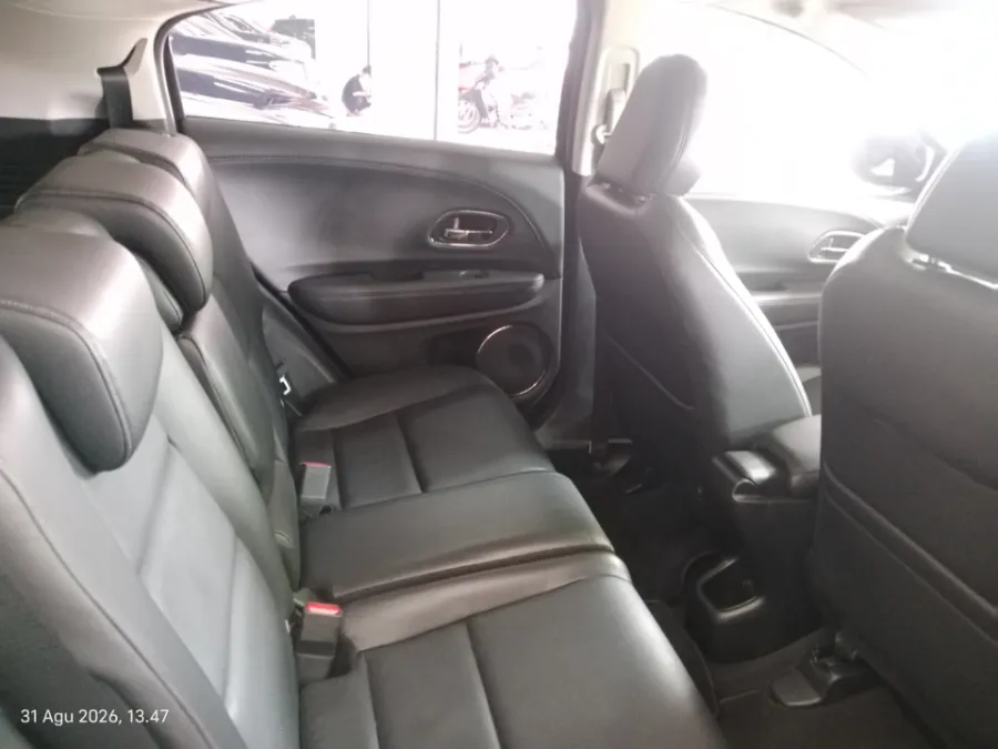 Foto Mobil Bekas Kabin Belakang Honda HR-V 1.5 E tahun 2019