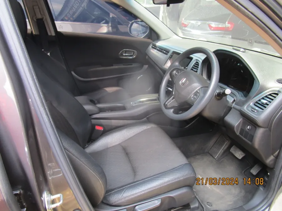 Foto Mobil Bekas Kabin Depan Honda HR-V 1.5 E tahun 2019