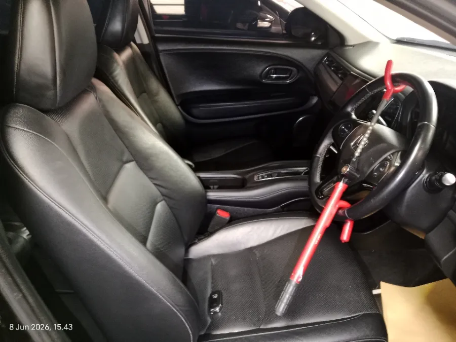 Foto Mobil Bekas Kabin Depan Honda HR-V 1.5 E tahun 2019