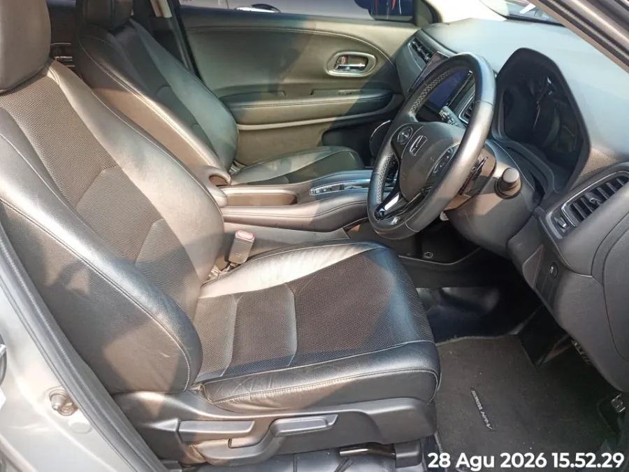 Foto Mobil Bekas Kabin Depan Honda HR-V 1.5 SE tahun 2019