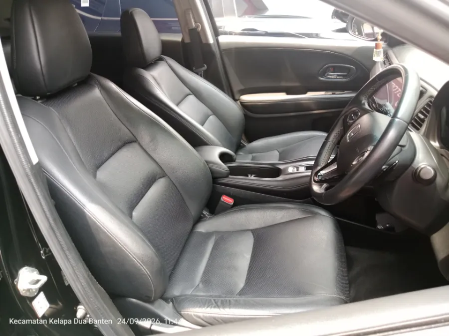 Foto Mobil Bekas Kabin Depan Honda HR-V 1.5 E tahun 2019