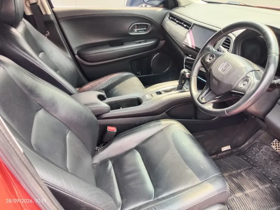 Foto Mobil Bekas Kabin Depan Honda HR-V 1.5 E tahun 2019