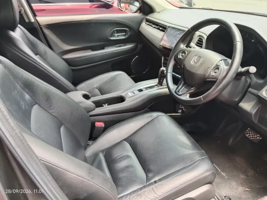 Foto Mobil Bekas Kabin Depan Honda HR-V 1.5 E tahun 2019