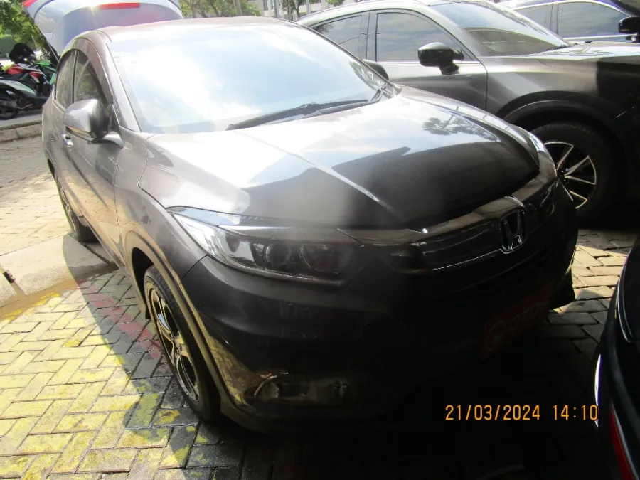 Foto Mobil Bekas Kanan Depan Honda HR-V 1.5 E tahun 2019
