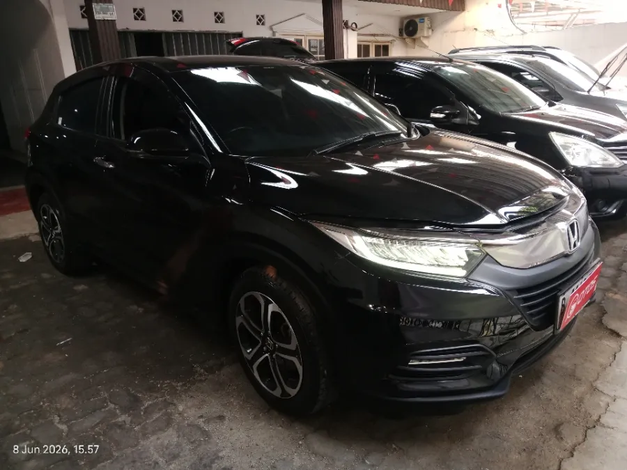 Foto Mobil Bekas Kanan Depan Honda HR-V 1.5 E tahun 2019