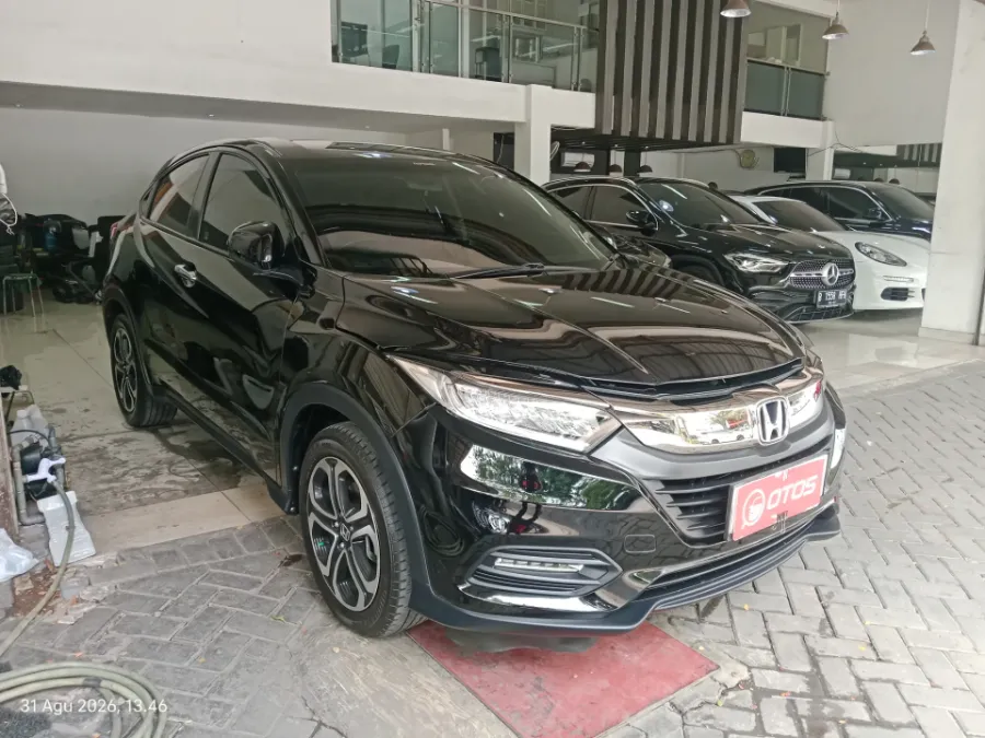 Foto Mobil Bekas Kanan Depan Honda HR-V 1.5 E tahun 2019