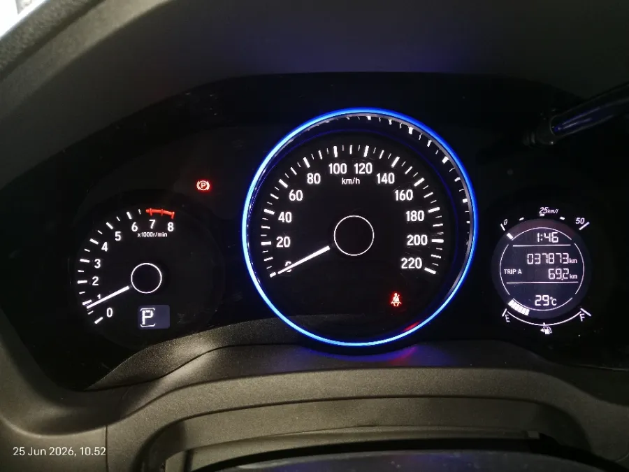 Foto Mobil Bekas Odometer Honda HR-V 1.5 E tahun 2019
