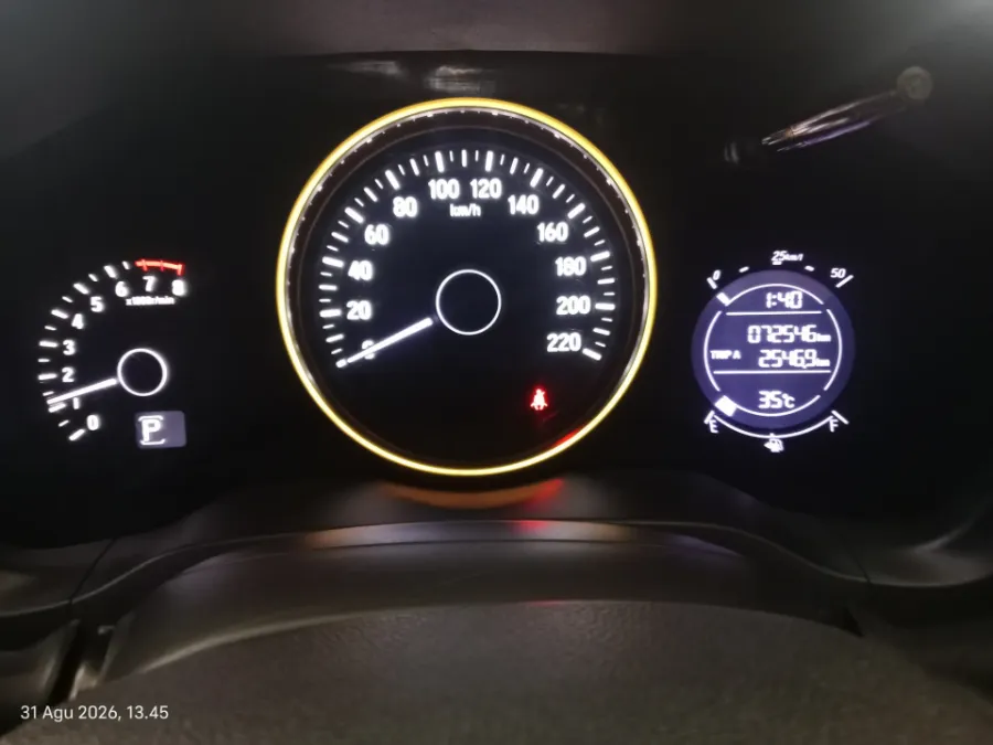 Foto Mobil Bekas Odometer Honda HR-V 1.5 E tahun 2019