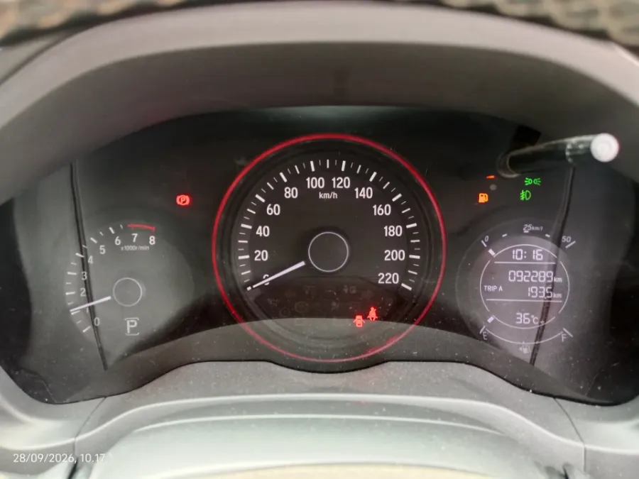 Foto Mobil Bekas Odometer Honda HR-V 1.5 E tahun 2019