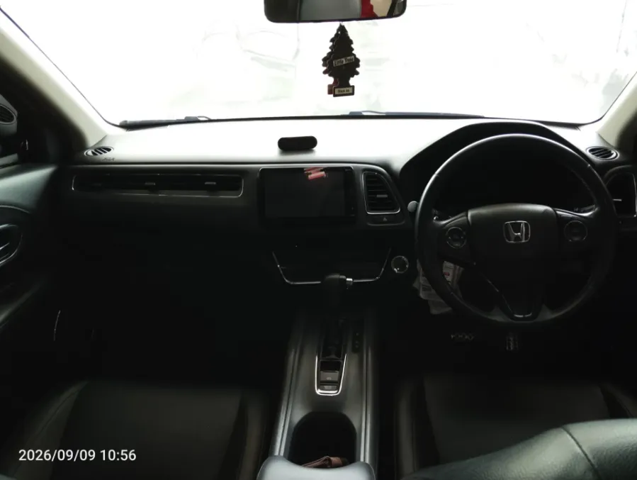 Foto Mobil Bekas Dashboard Honda HR-V 1.5 E tahun 2020