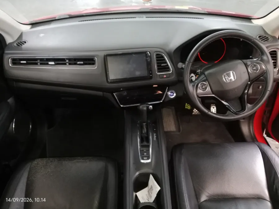 Foto Mobil Bekas Dashboard Honda HR-V 1.5 E tahun 2020