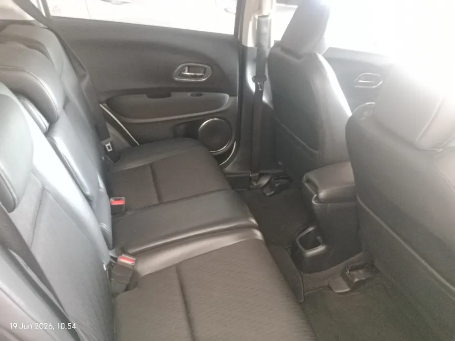Foto Mobil Bekas Kabin Belakang Honda HR-V 1.5 E tahun 2020