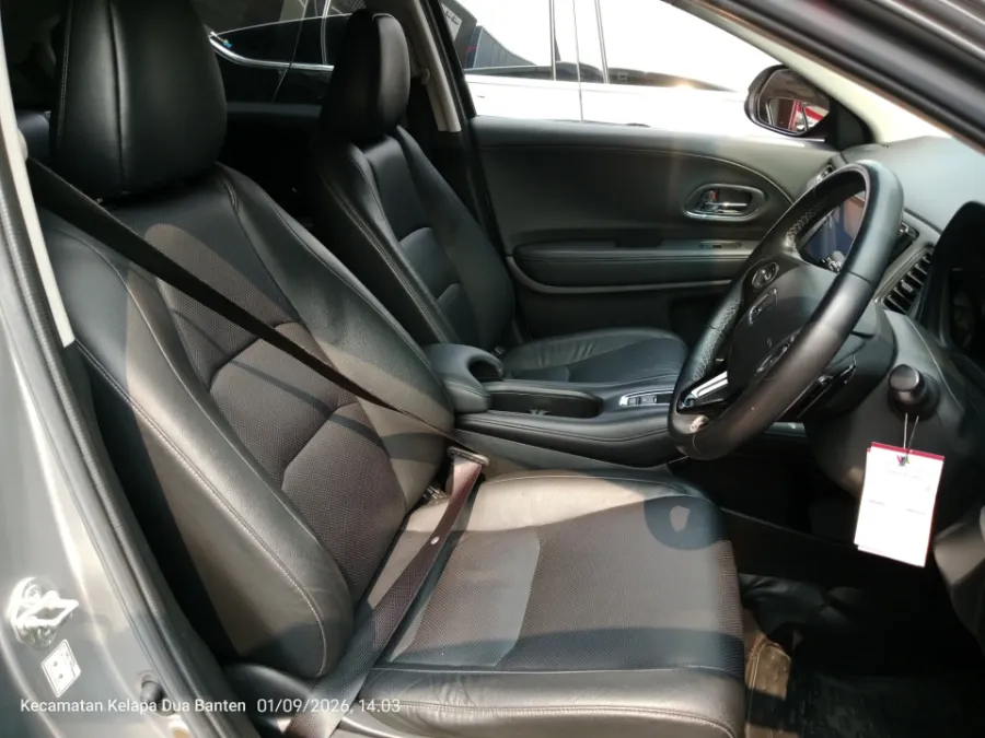 Foto Mobil Bekas Kabin Depan Honda HR-V 1.5 E tahun 2020