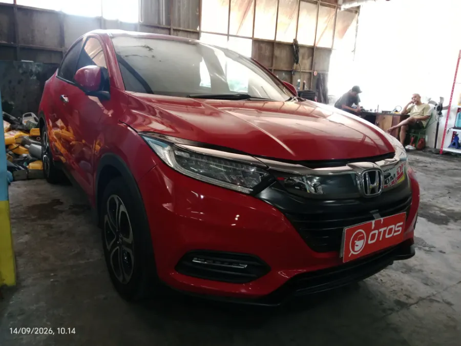 Foto Mobil Bekas Kanan Depan Honda HR-V 1.5 E tahun 2020