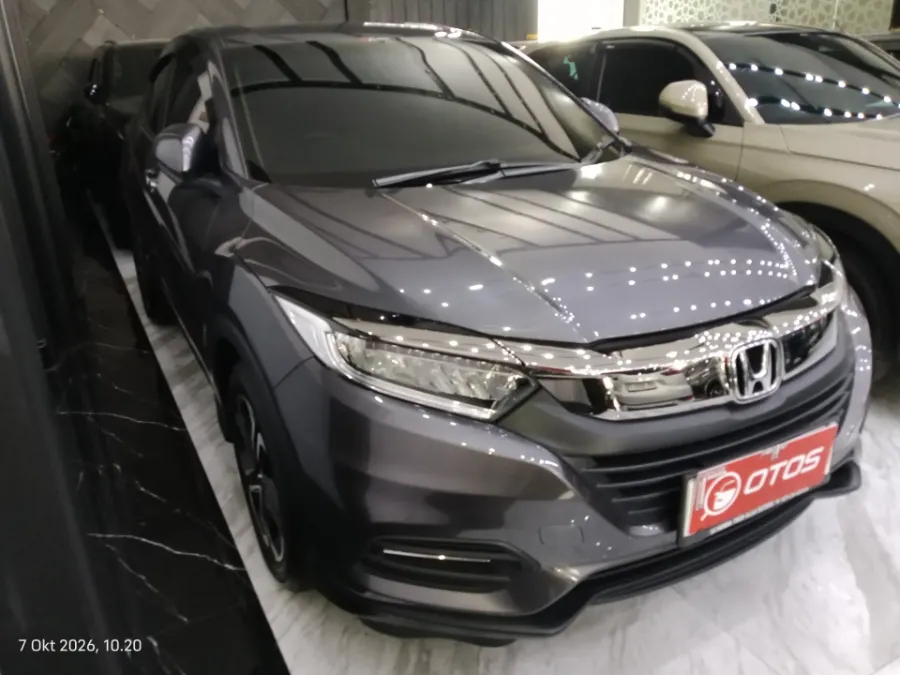 Foto Mobil Bekas Kanan Depan Honda HR-V 1.5 E tahun 2020