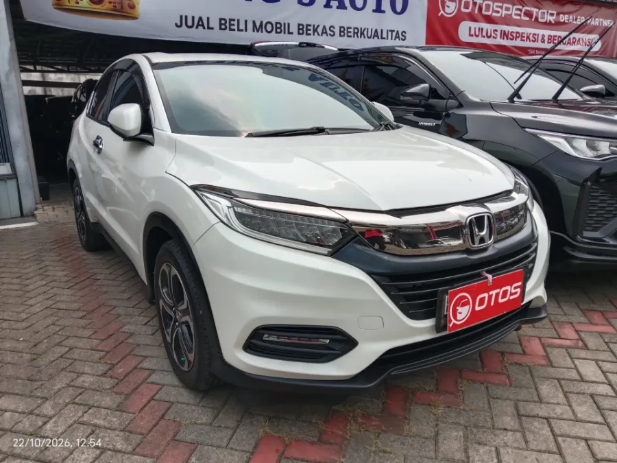 Foto Mobil Bekas Kanan Depan Honda HR-V 1.5 E tahun 2020