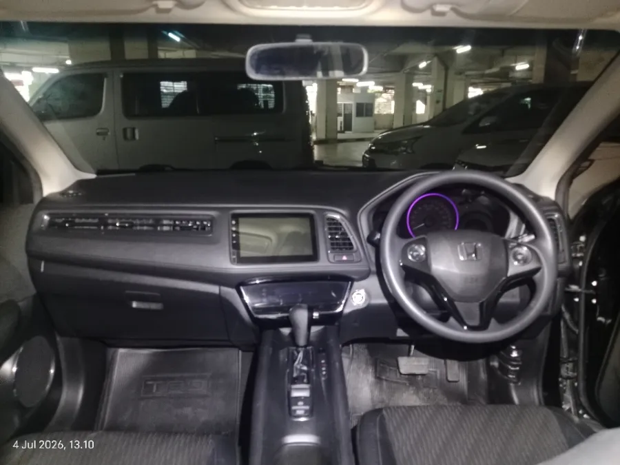 Foto Mobil Bekas Dashboard Honda HR-V 1.5 E tahun 2021