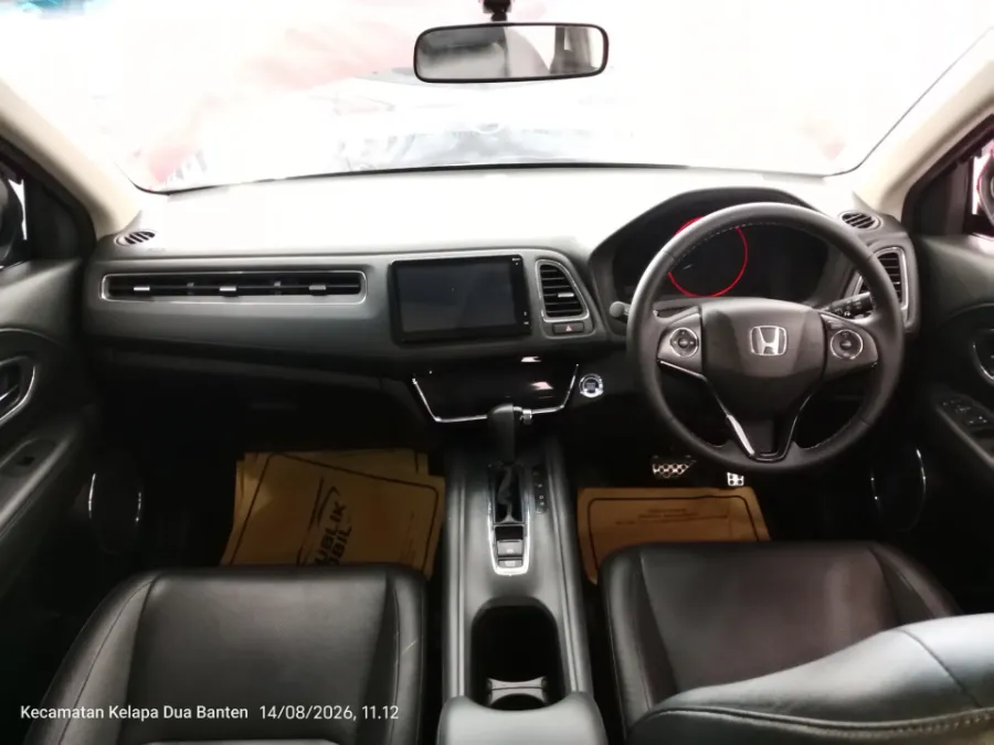 Foto Mobil Bekas Dashboard Honda HR-V 1.5 E tahun 2021