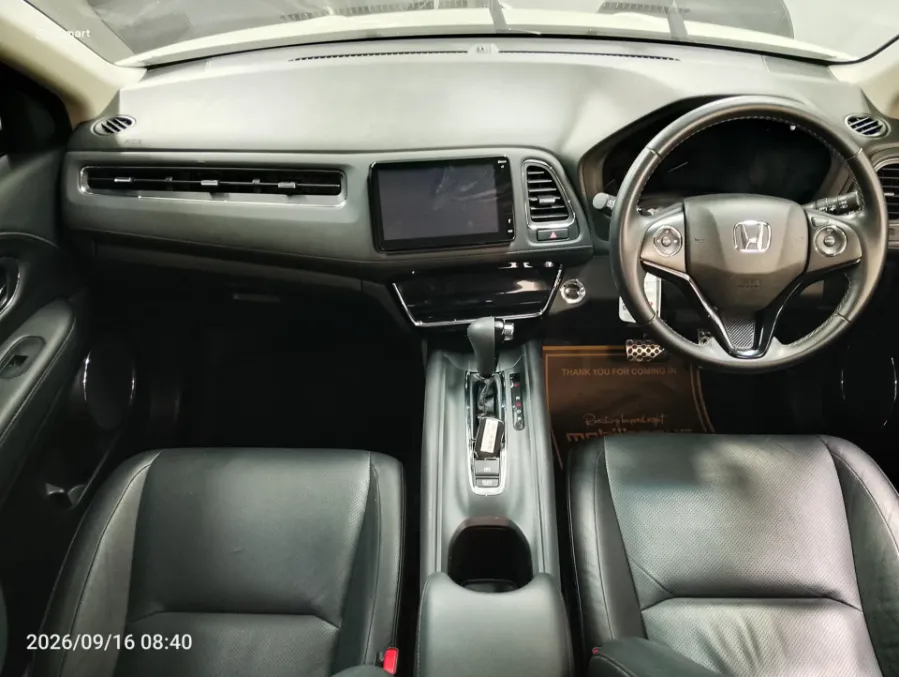 Foto Mobil Bekas Dashboard Honda HR-V 1.5 E tahun 2021