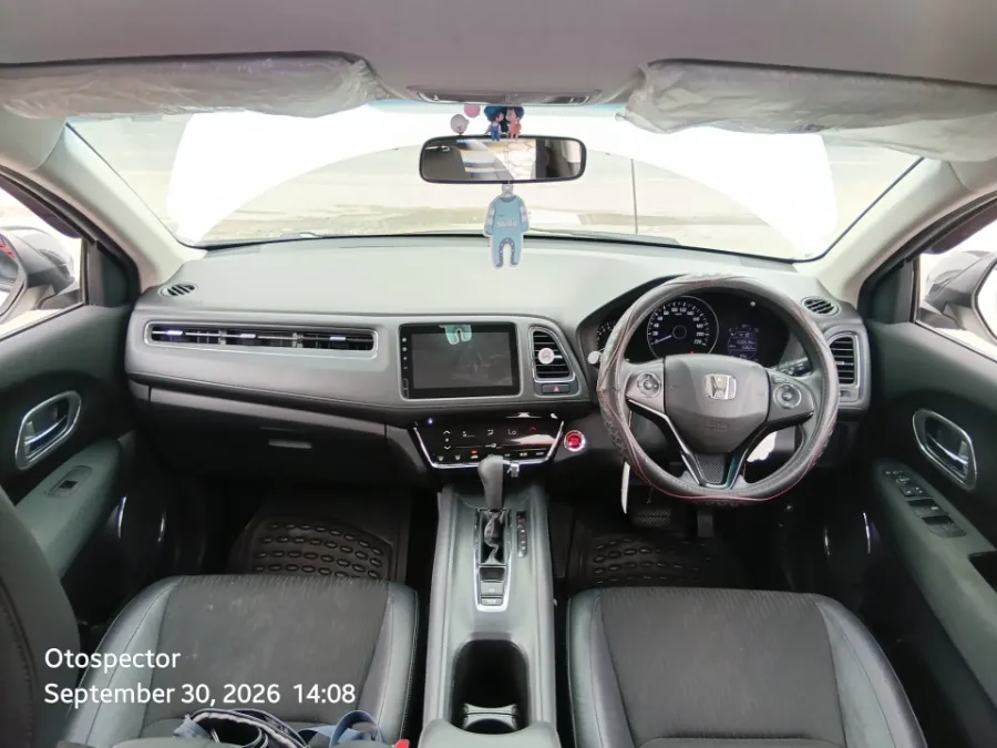 Foto Mobil Bekas Dashboard Honda HR-V 1.5 E tahun 2021