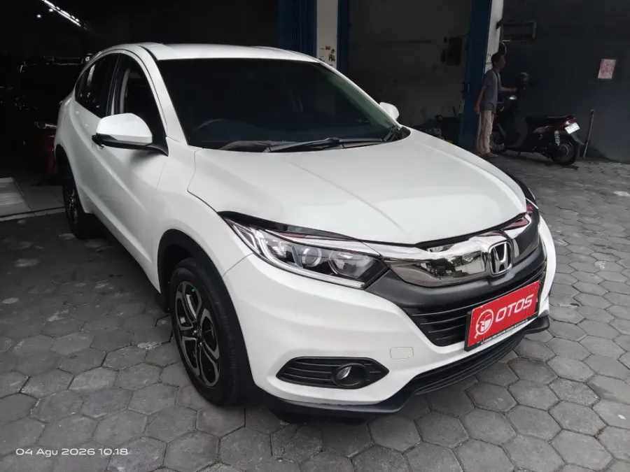 Foto Mobil Bekas Kanan Depan Honda HR-V 1.5 E tahun 2021