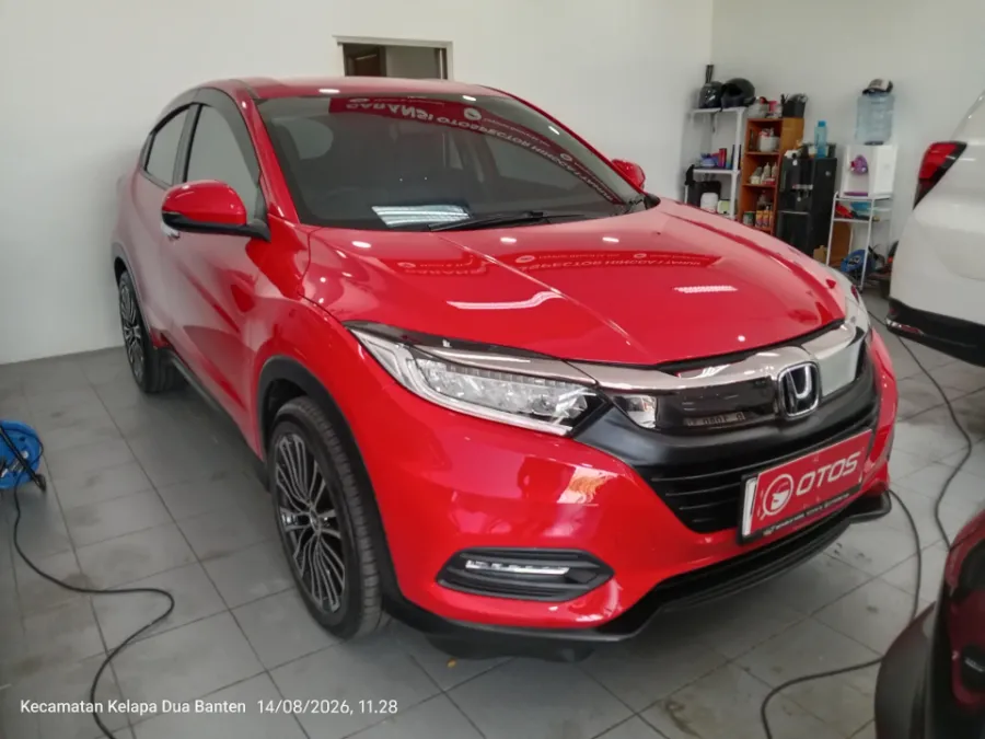 Foto Mobil Bekas Kanan Depan Honda HR-V 1.5 E tahun 2021