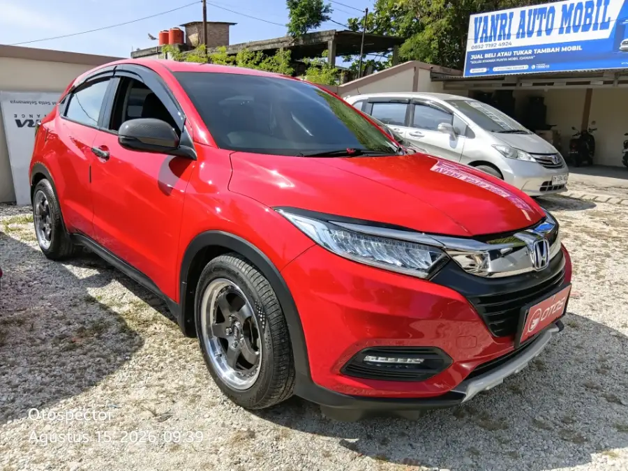 Foto Mobil Bekas Kanan Depan Honda HR-V 1.5 E tahun 2021