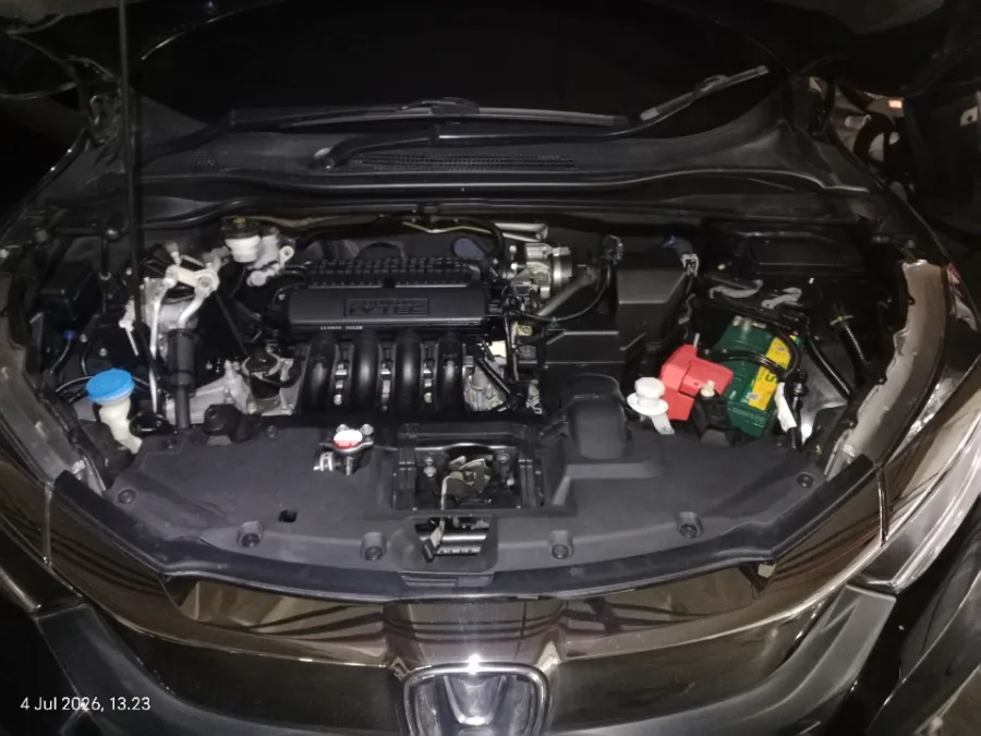 Foto Mobil Bekas Mesin Honda HR-V 1.5 E tahun 2021