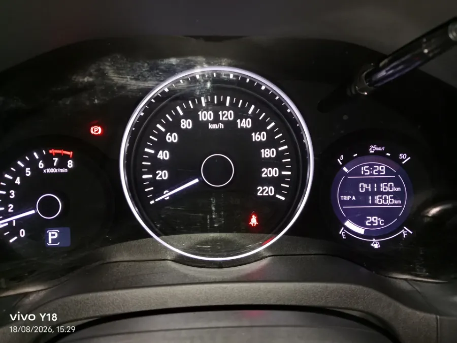 Foto Mobil Bekas Odometer Honda HR-V 1.5 E tahun 2021