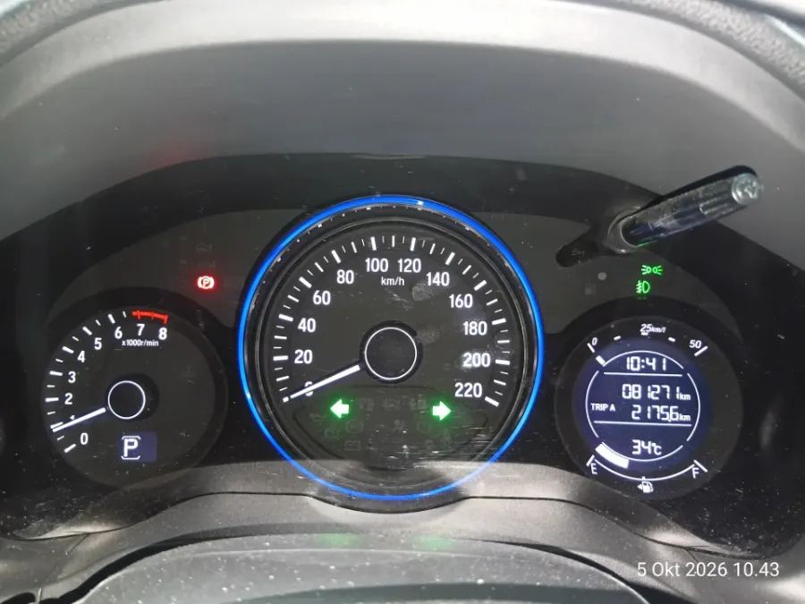 Foto Mobil Bekas Odometer Honda HR-V 1.5 E tahun 2021