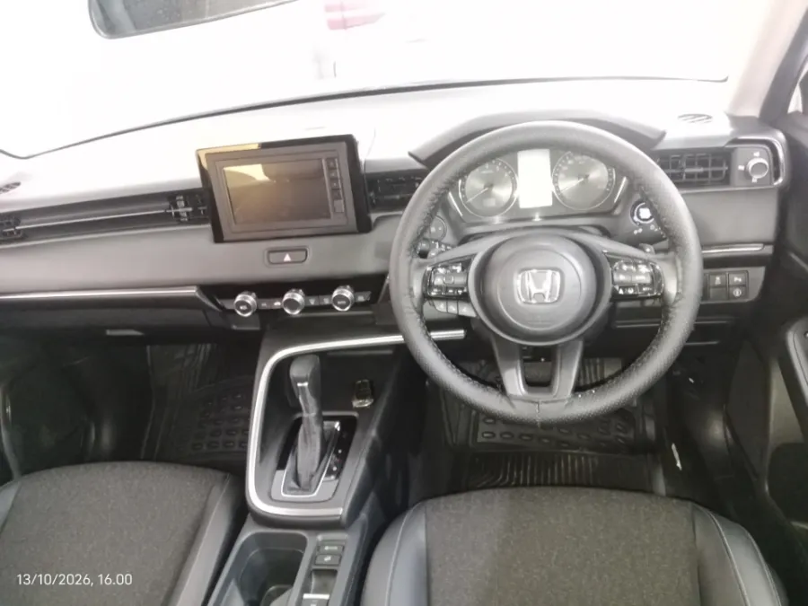 Foto Mobil Bekas Dashboard Honda HR-V 1.5 E tahun 2022