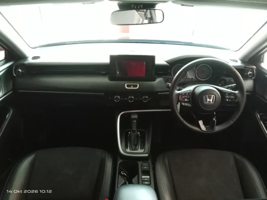 Foto Mobil Bekas Dashboard Honda HR-V 1.5 E tahun 2022