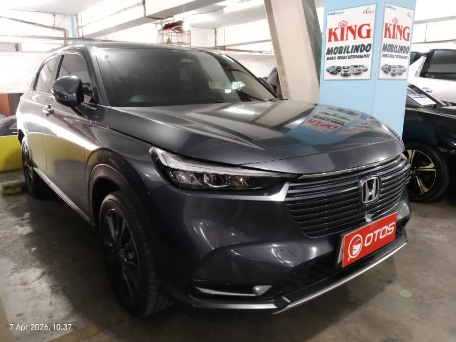 Foto Mobil Bekas Kanan Depan Honda HR-V 1.5 E tahun 2022