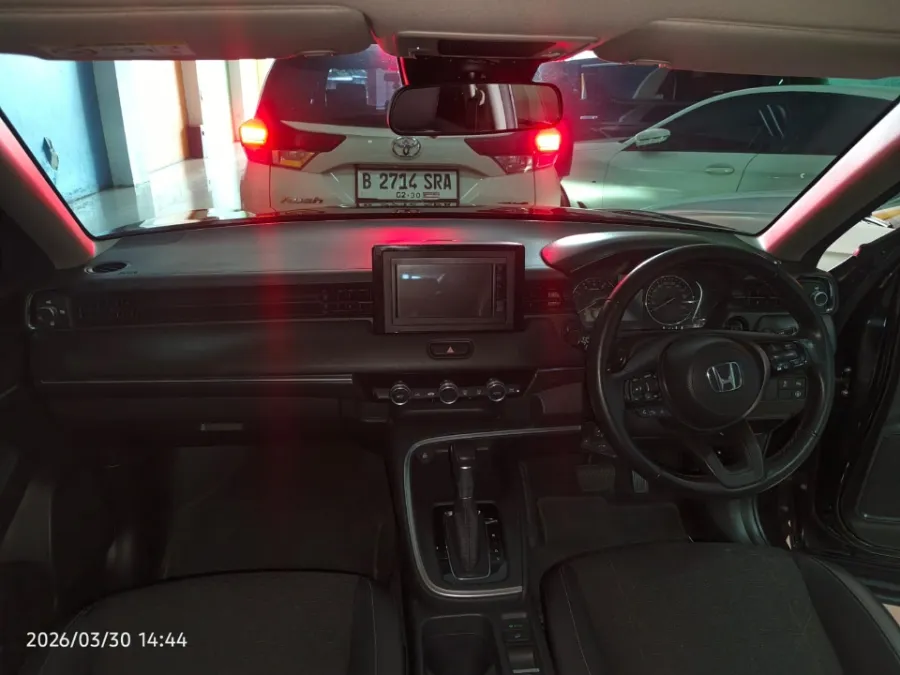 Foto Mobil Bekas Dashboard Honda HR-V 1.5 E tahun 2023