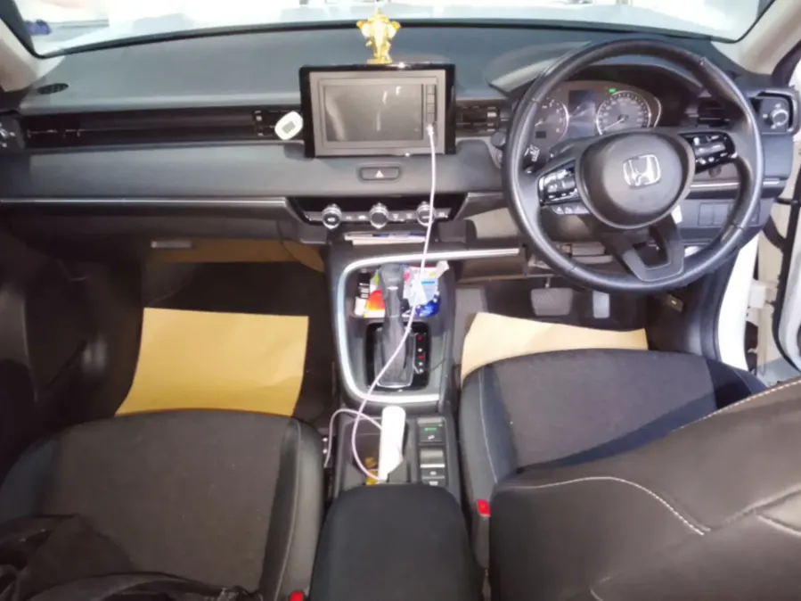 Foto Mobil Bekas Dashboard Honda HR-V 1.5 E tahun 2023