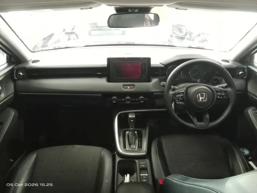 Foto Mobil Bekas Dashboard Honda HR-V 1.5 E tahun 2023