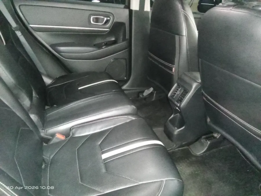 Foto Mobil Bekas Kabin Belakang Honda HR-V 1.5 E tahun 2023