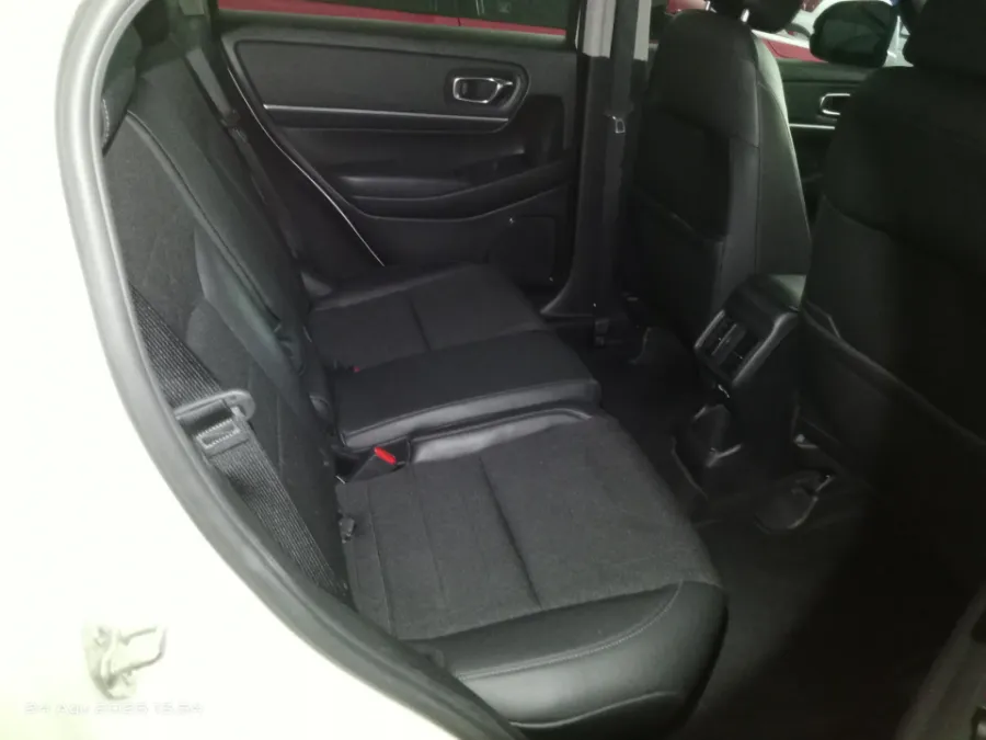 Foto Mobil Bekas Kabin Belakang Honda HR-V 1.5 E tahun 2023
