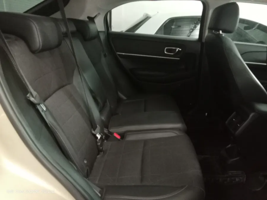 Foto Mobil Bekas Kabin Belakang Honda HR-V 1.5 E tahun 2023