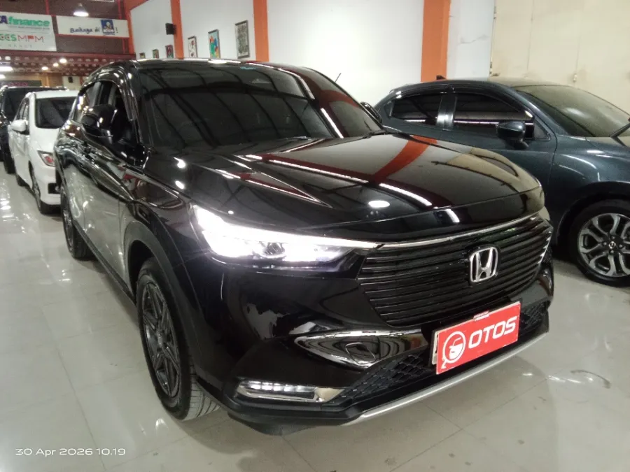 Foto Mobil Bekas Kanan Depan Honda HR-V 1.5 E tahun 2023