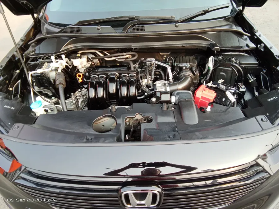 Foto Mobil Bekas Mesin Honda HR-V 1.5 E tahun 2024